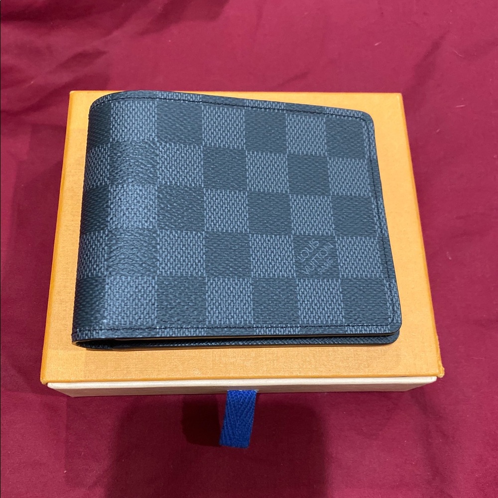 Louis Vuitton Men’s Multiple Wallet